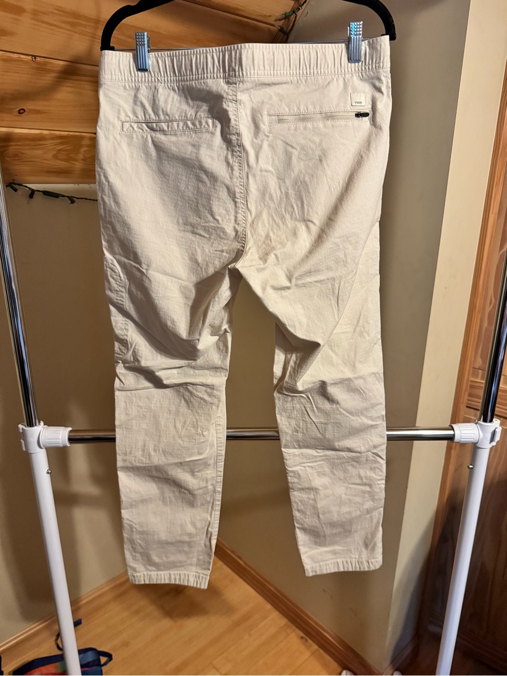Vuori Women's Light Beige Drawstring Joggers - Picture 4 of 7